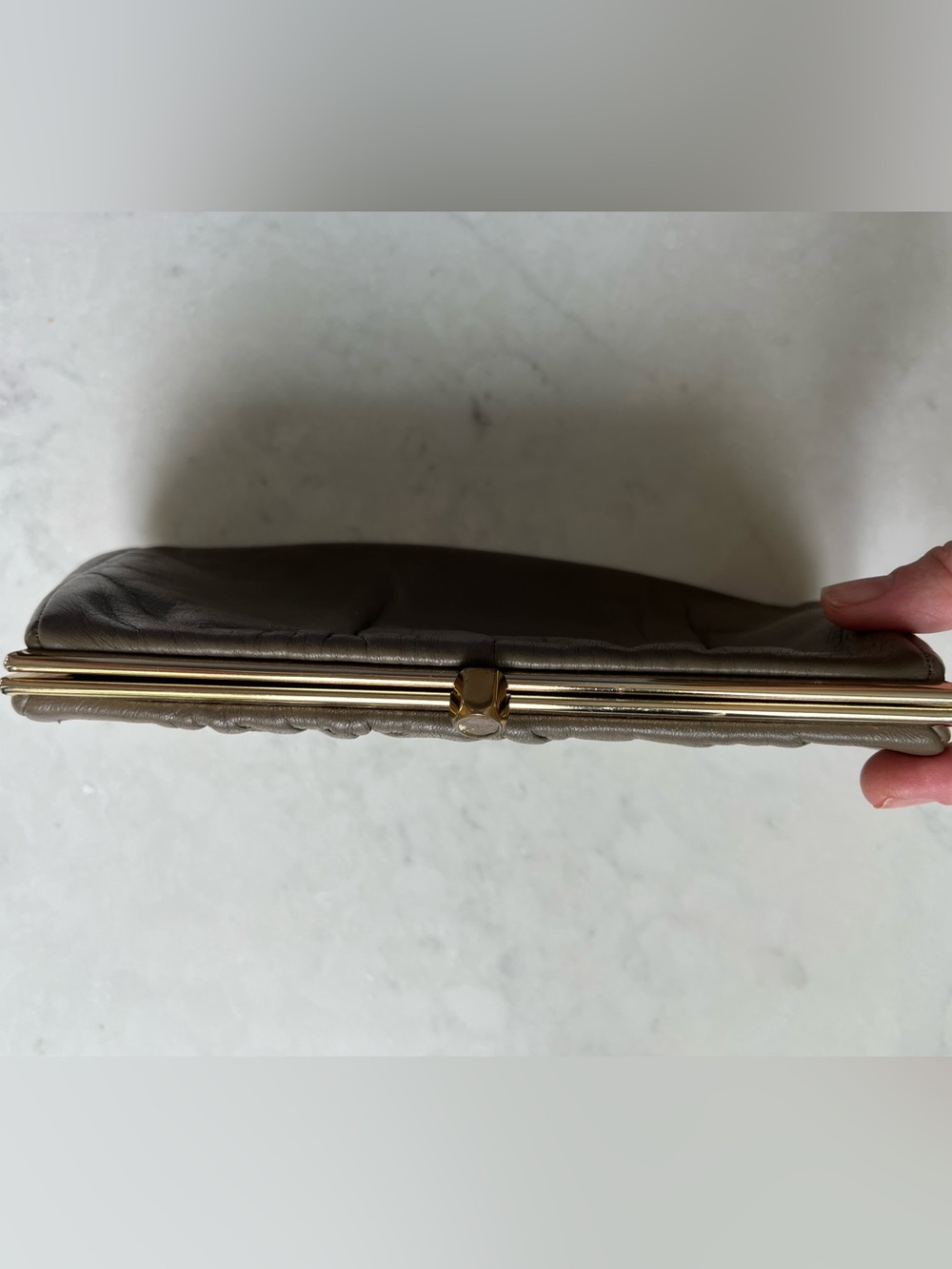 Vintage Olive Green Brown Leather Clutch / Shoulder Bag m with Brass Chain - Picture 3 of 7